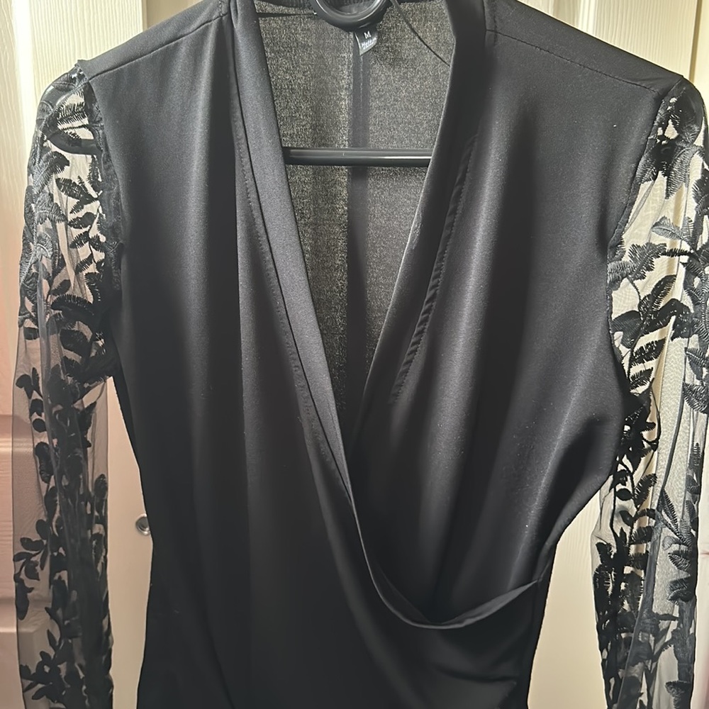 Adiva long sleeve blouse with lace sleeves